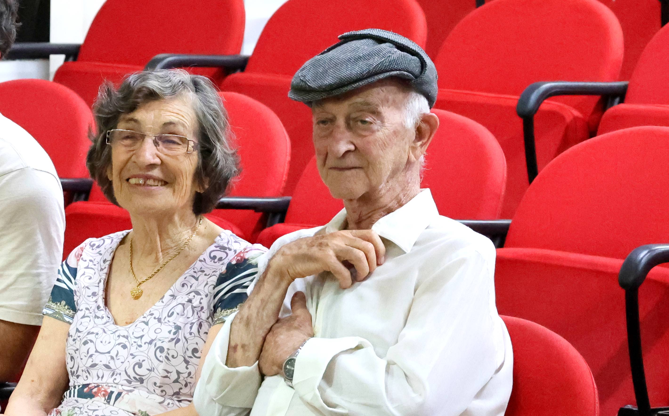 Câmara de Cambé homenageia casal Ítalo e Lígia Lonni com a Comenda Grão de Café