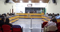 Câmara homenageia personalidades locais com denominações e moção