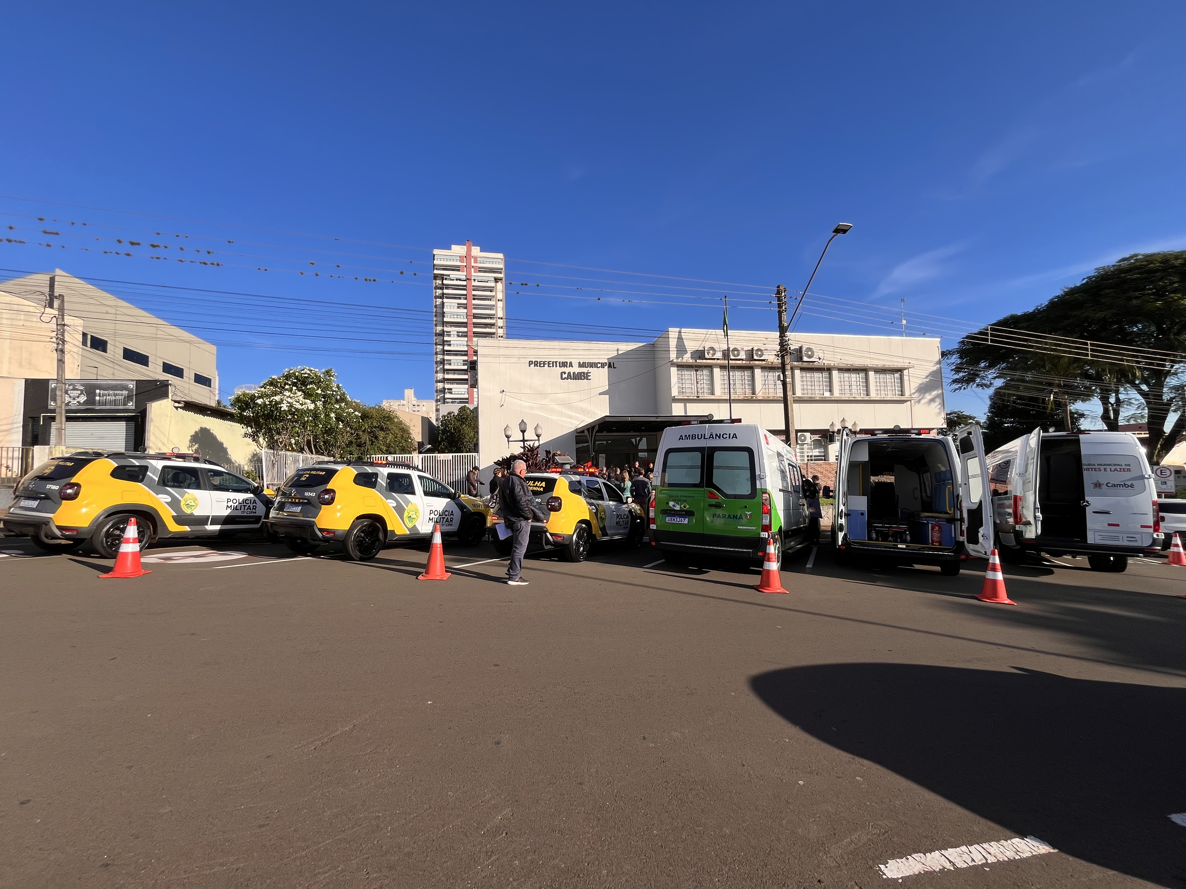 Câmara participa da entrega de novos veículos para saúde, esporte e segurança