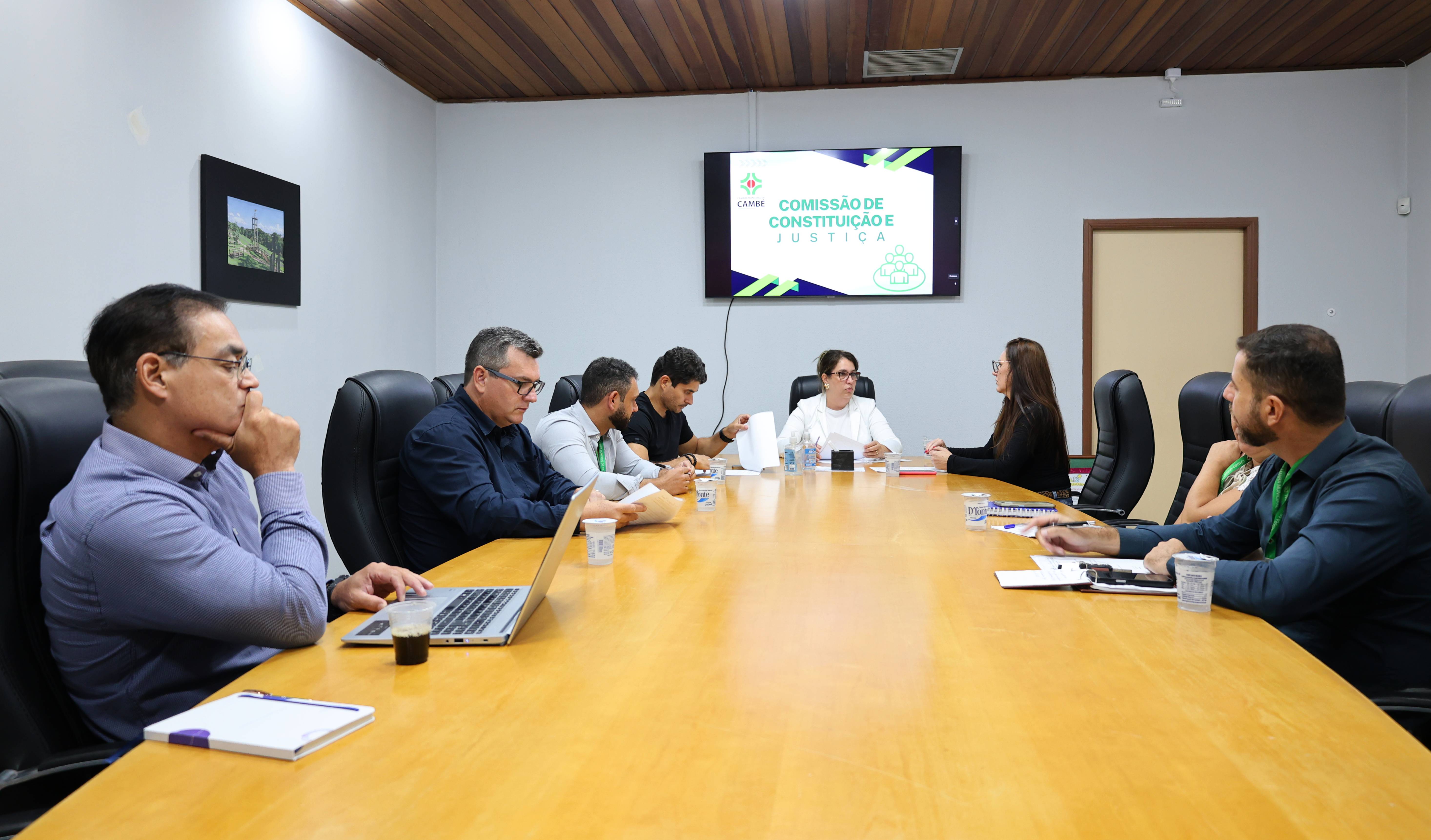 CCJ aprova projeto que concede título de cidadão honorário de Cambé a major da PM