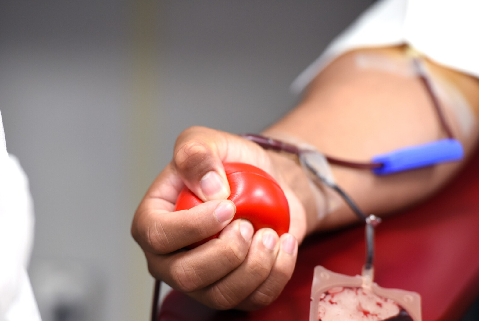 Doadores de sangue poderão ter isenção na taxa de inscrição de concursos em Cambé