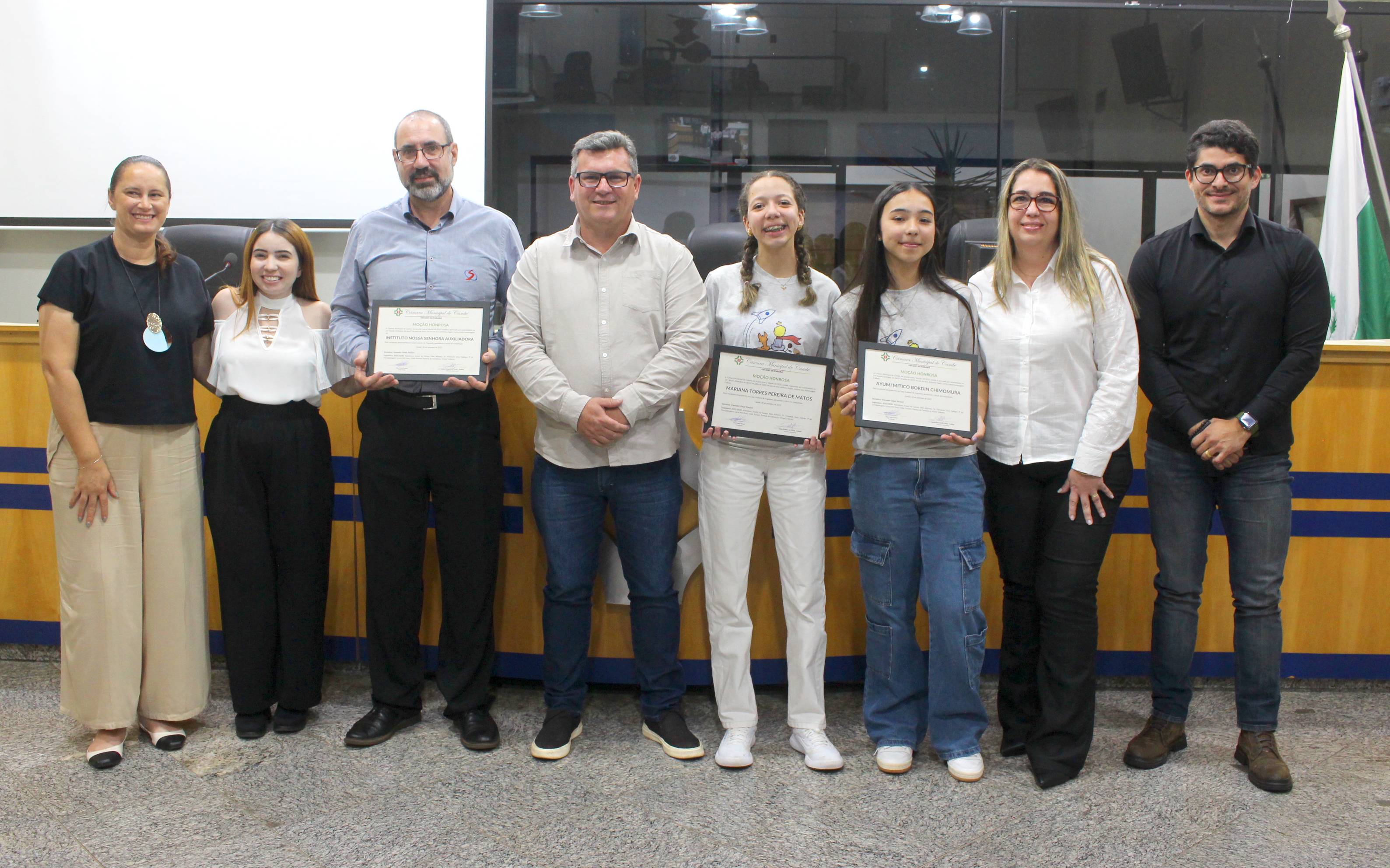 Estudantes de Cambé recebem Moção Honrosa da Câmara por conquista em competição nacional