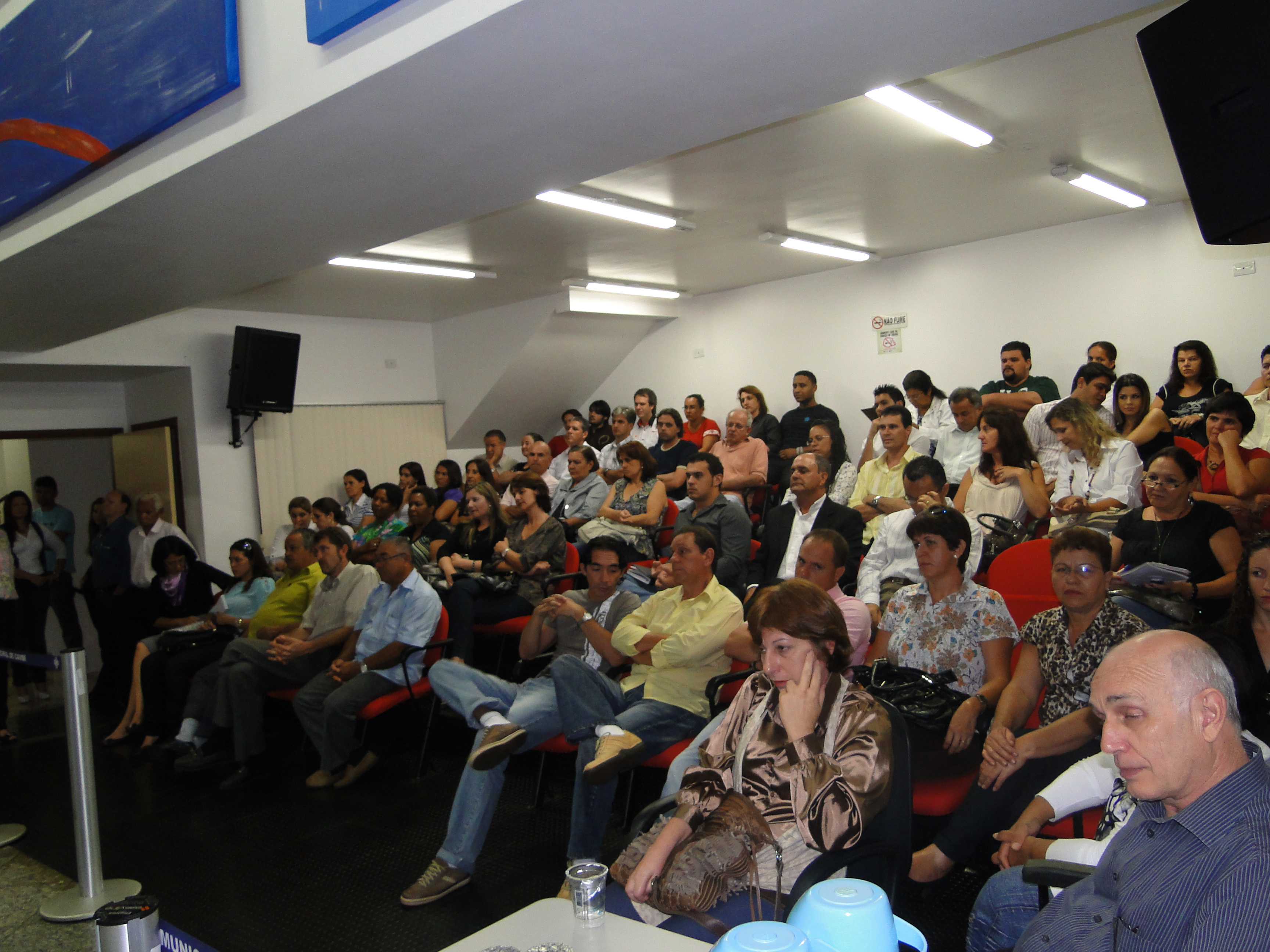 Câmara aprova substitutivo que beneficia professores