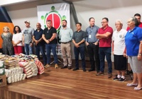 Câmara participa de doação de 7 toneladas de alimentos da Sandoz