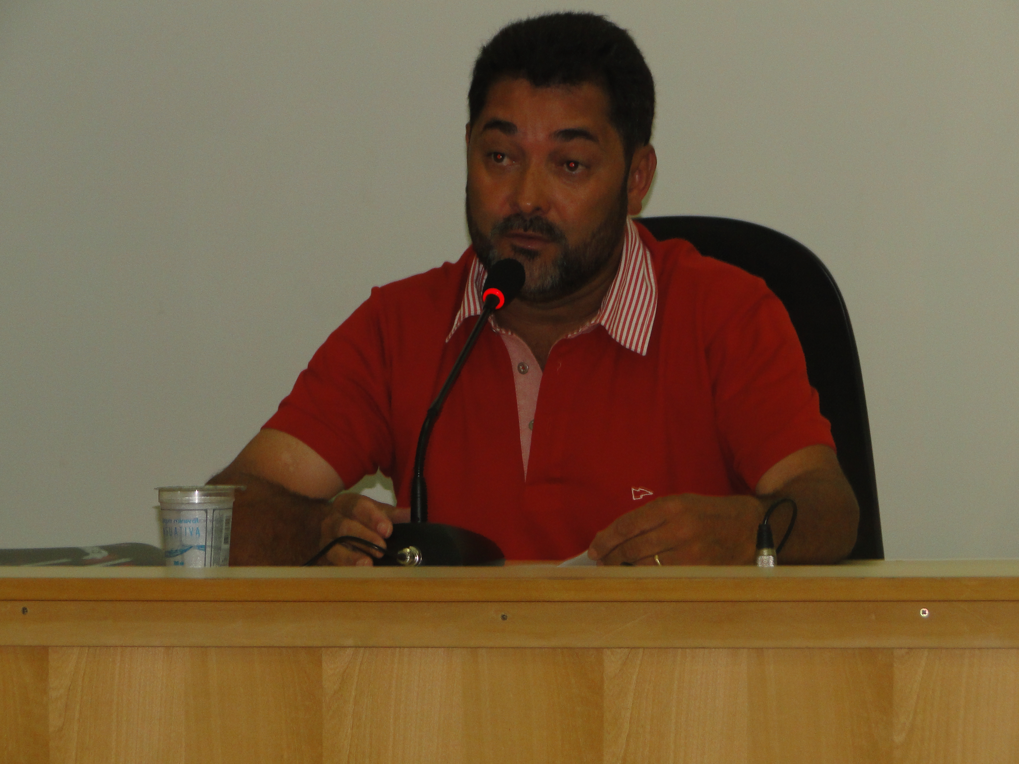 Cecílio faz dois pedidos de informações ao prefeito e critica falta de atenção aos requerimentos dos vereadores