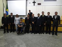 Delegado Valdir Abrahão recebe a Comenda "Grão de Café" da Câmara Municipal