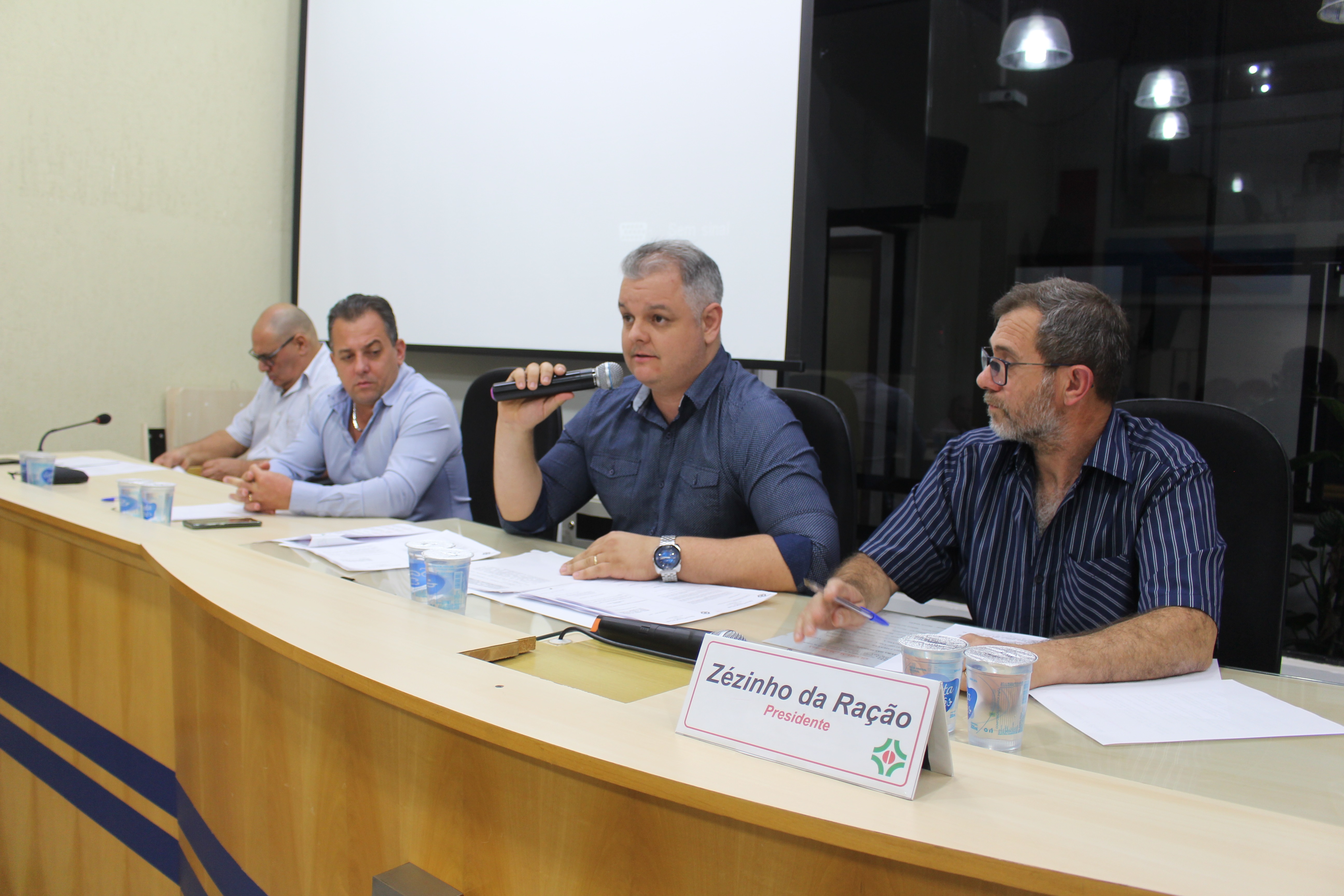 Durante audiência pública, Vereador Pio pede criação do Conselho Municipal de Proteção Animal de Cambé