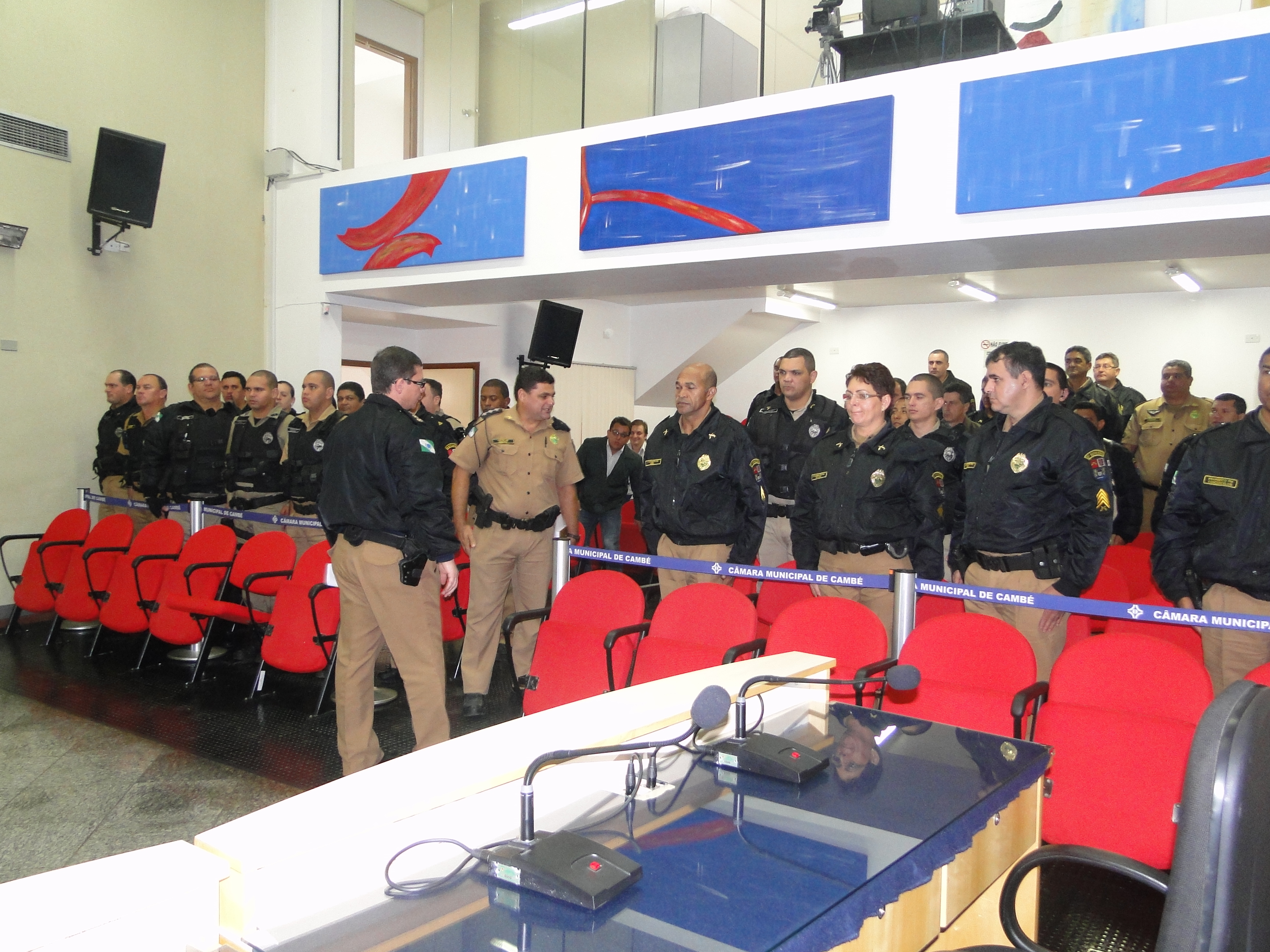 Efetivo da Polícia Militar se reúne na Câmara