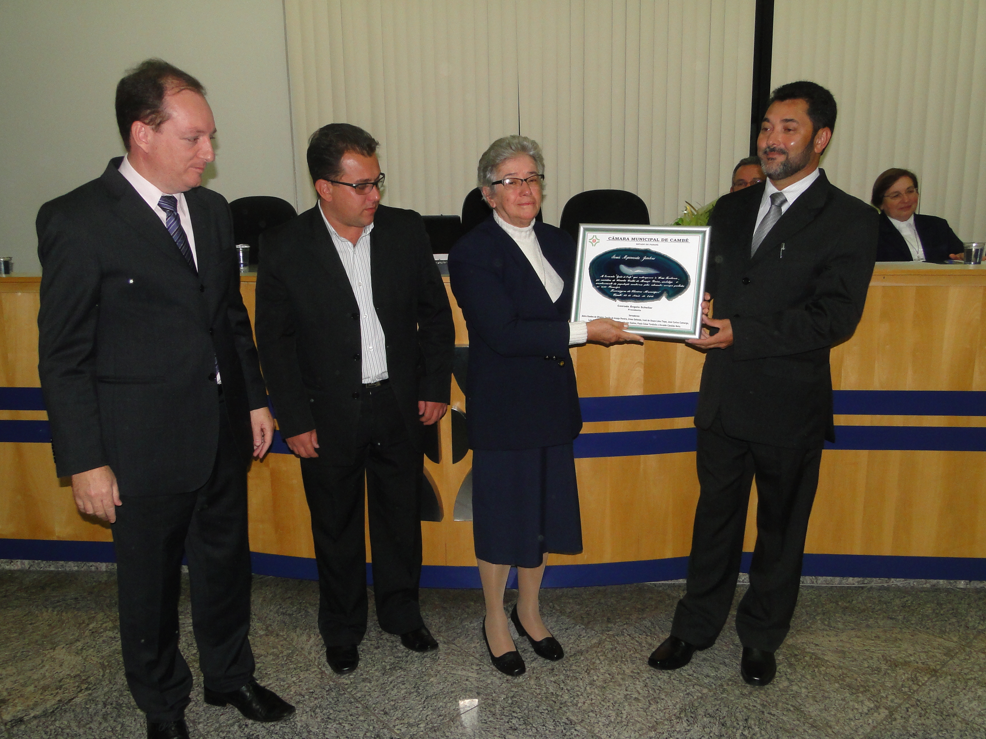 Irmã Jardini recebe a Comenda Grão de Café