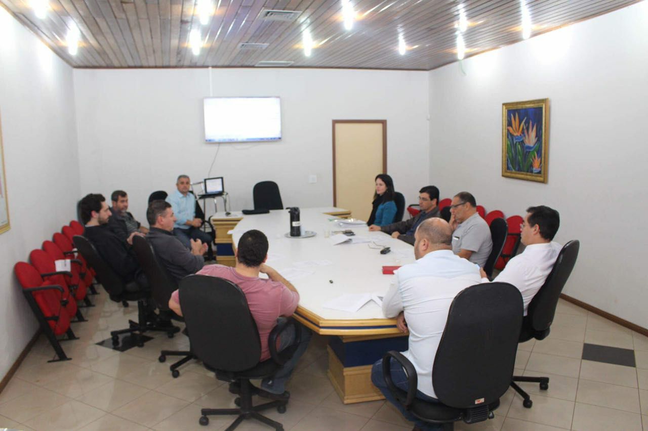 LDO. É PAUTA DE REUNIÃO ENTRE VEREADORES E REPRESENTANTES DA PREFEITURA