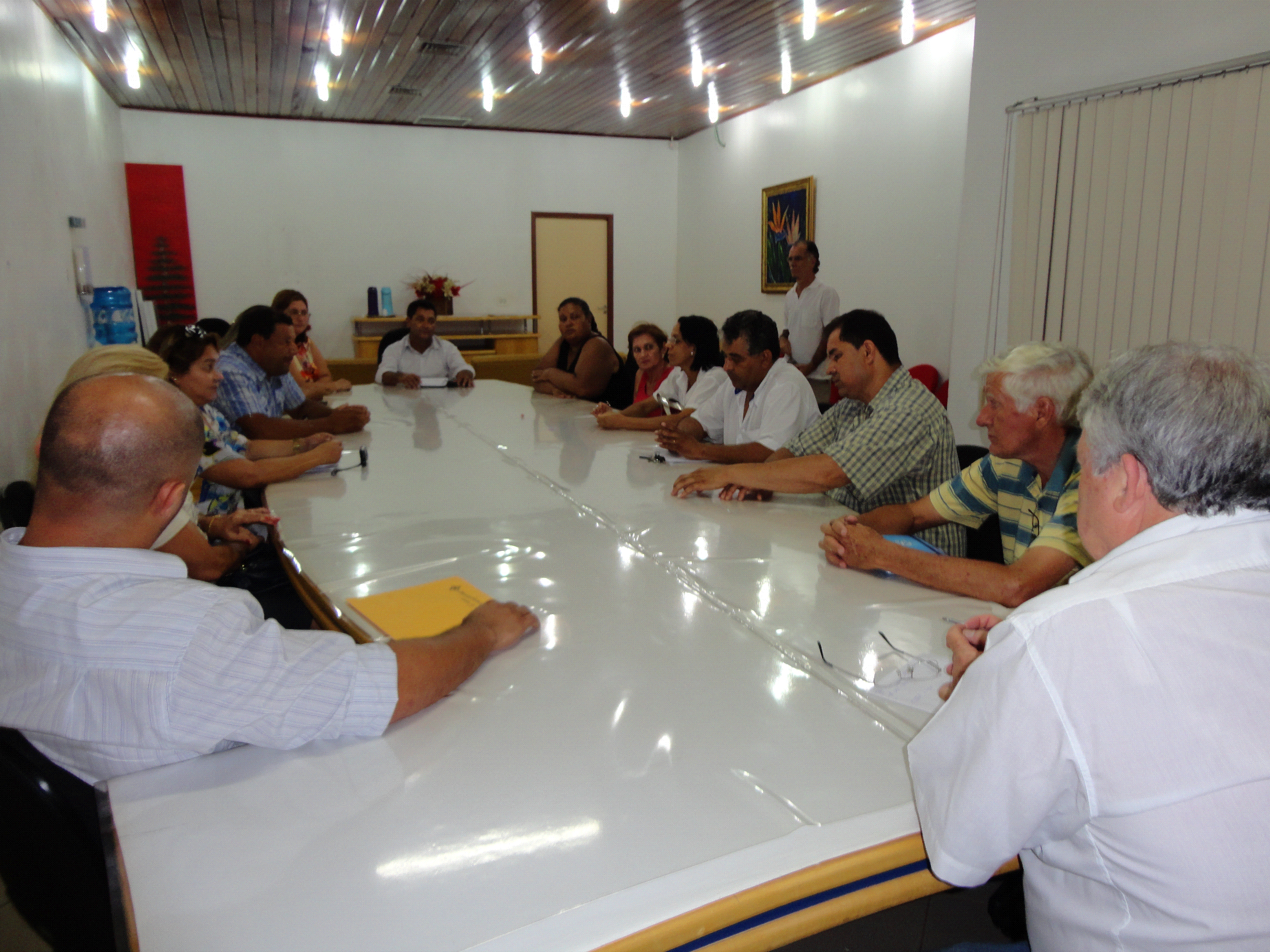 Membros do Grupo Cidadania e Ação de Cambé visitam Câmara