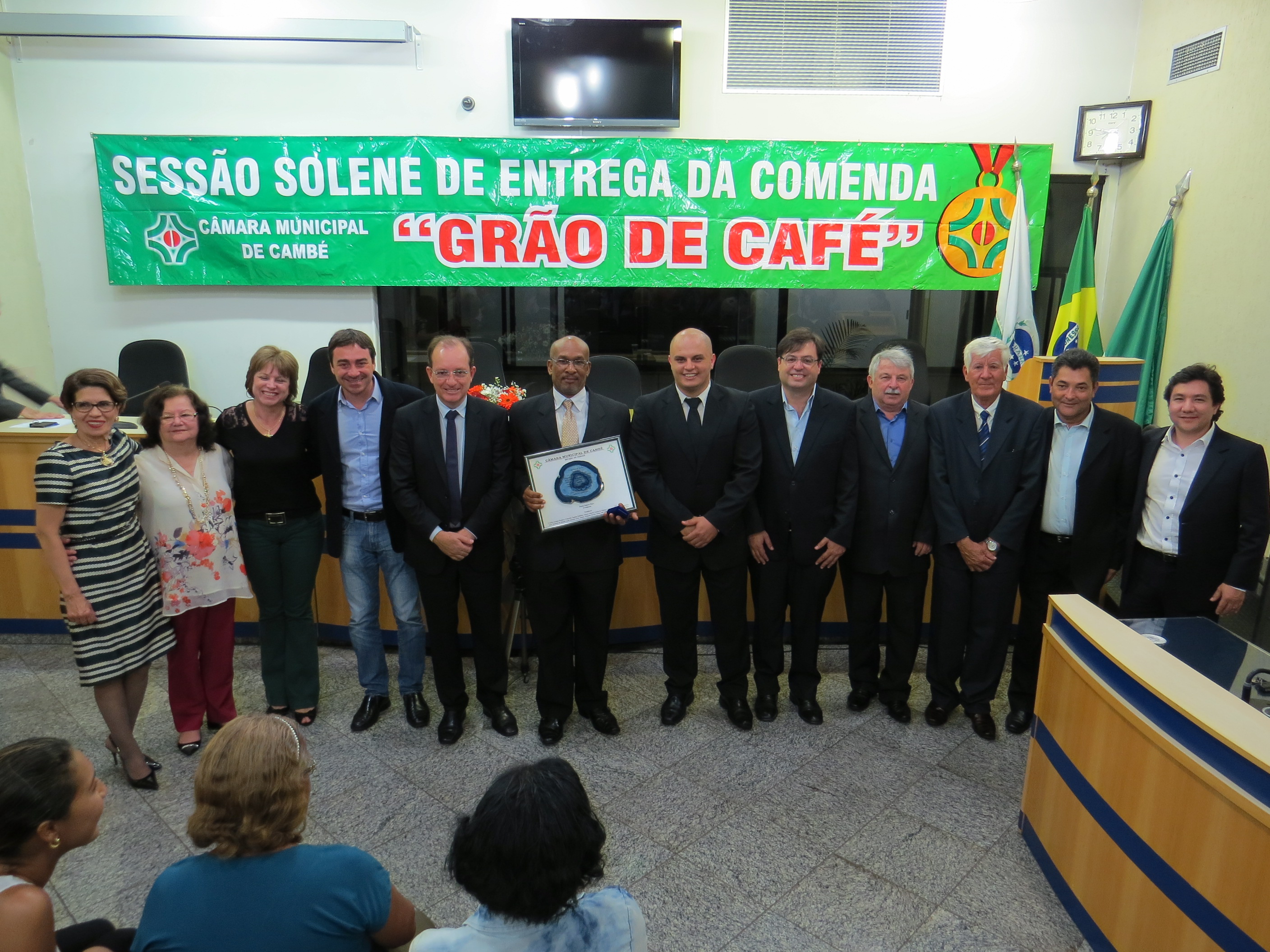 Mestre Kim recebe a Comenda Grão de Café