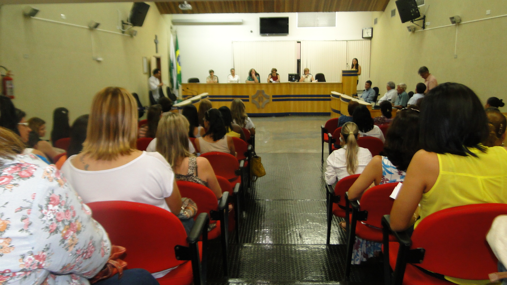 Palestra na Câmara aborda  abusos históricos contra mulheres e conquistas alcançadas