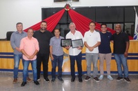 Radialista Mauro Segura recebe título de Cidadão Benemérito