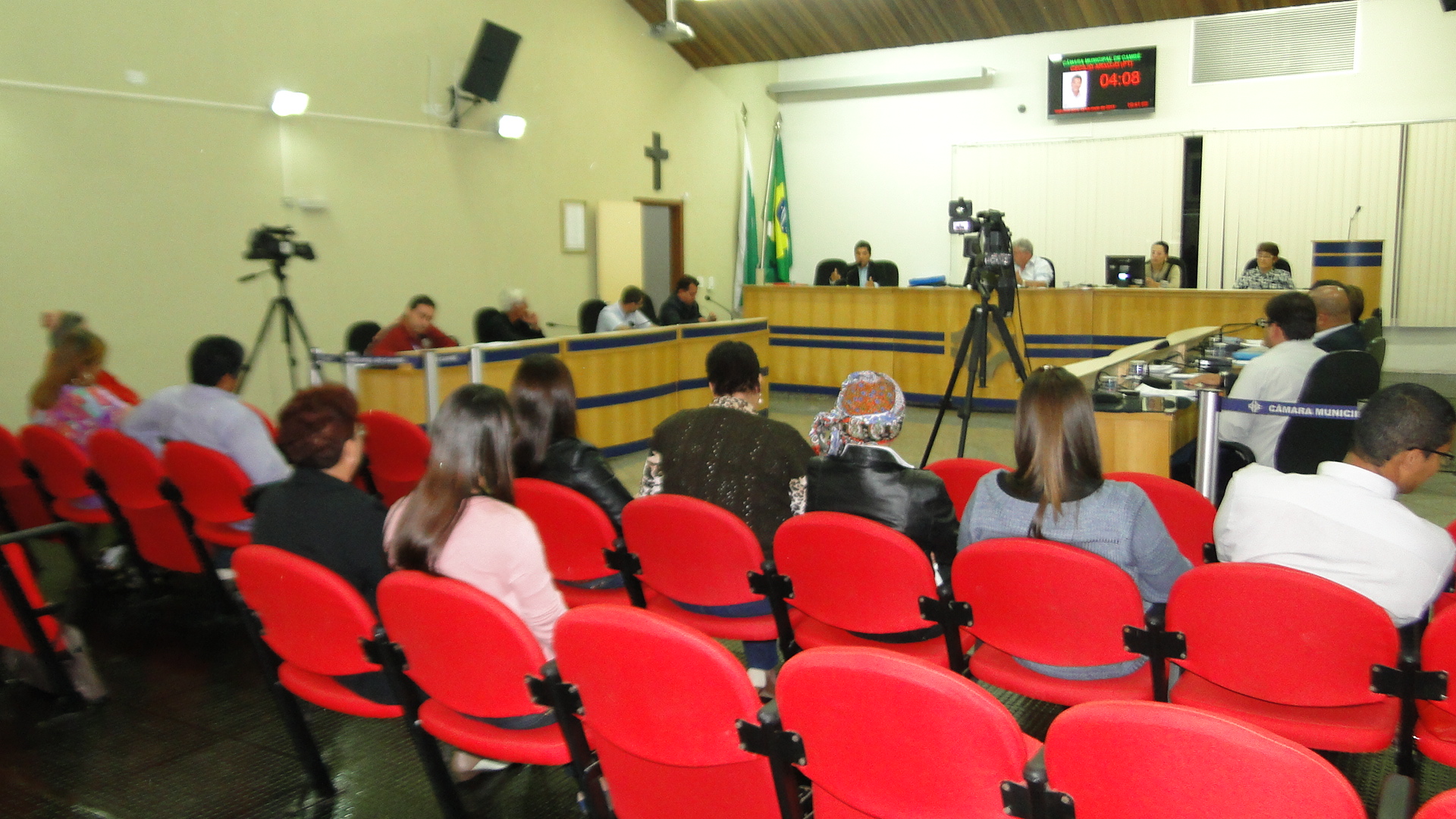 Requerimentos e ofícios apresentados pelos Vereadores na sessão ordinária do dia 06/05/2013