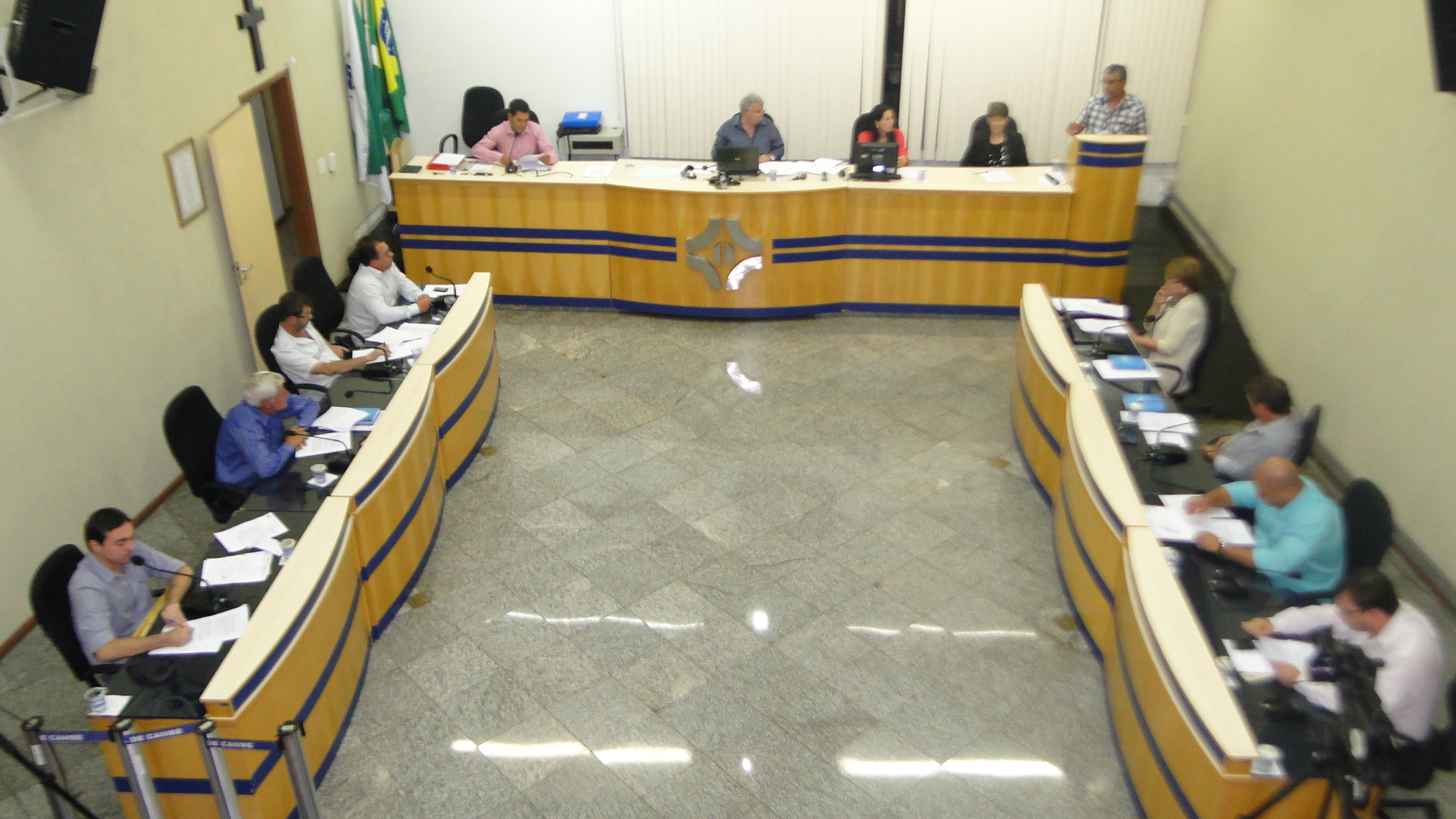 Requerimentos e ofícios apresentados pelos Vereadores na sessão ordinária do dia 13/05/2013