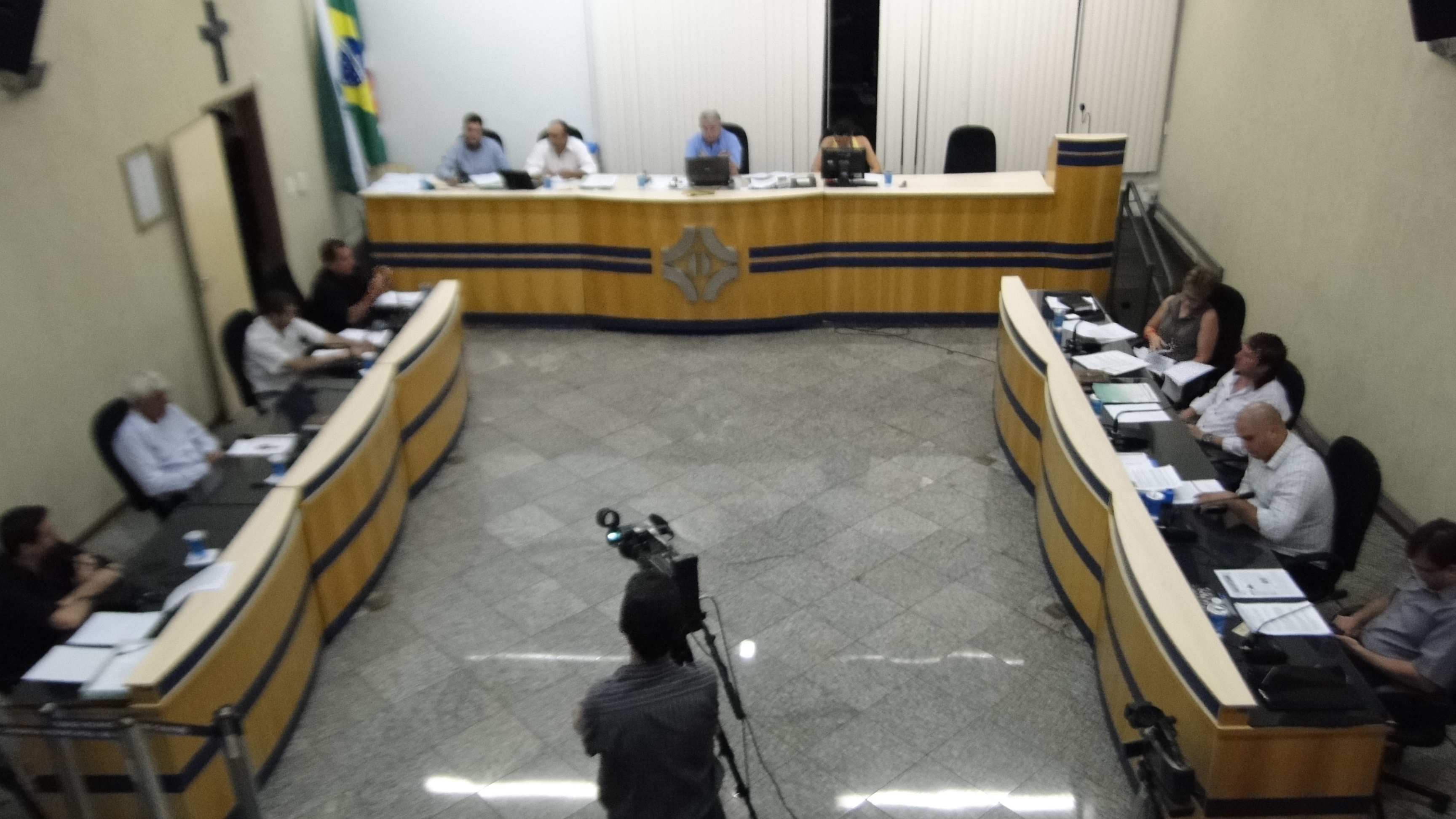 Requerimentos e ofícios apresentados pelos Vereadores na sessão ordinária do dia 17/03/2014