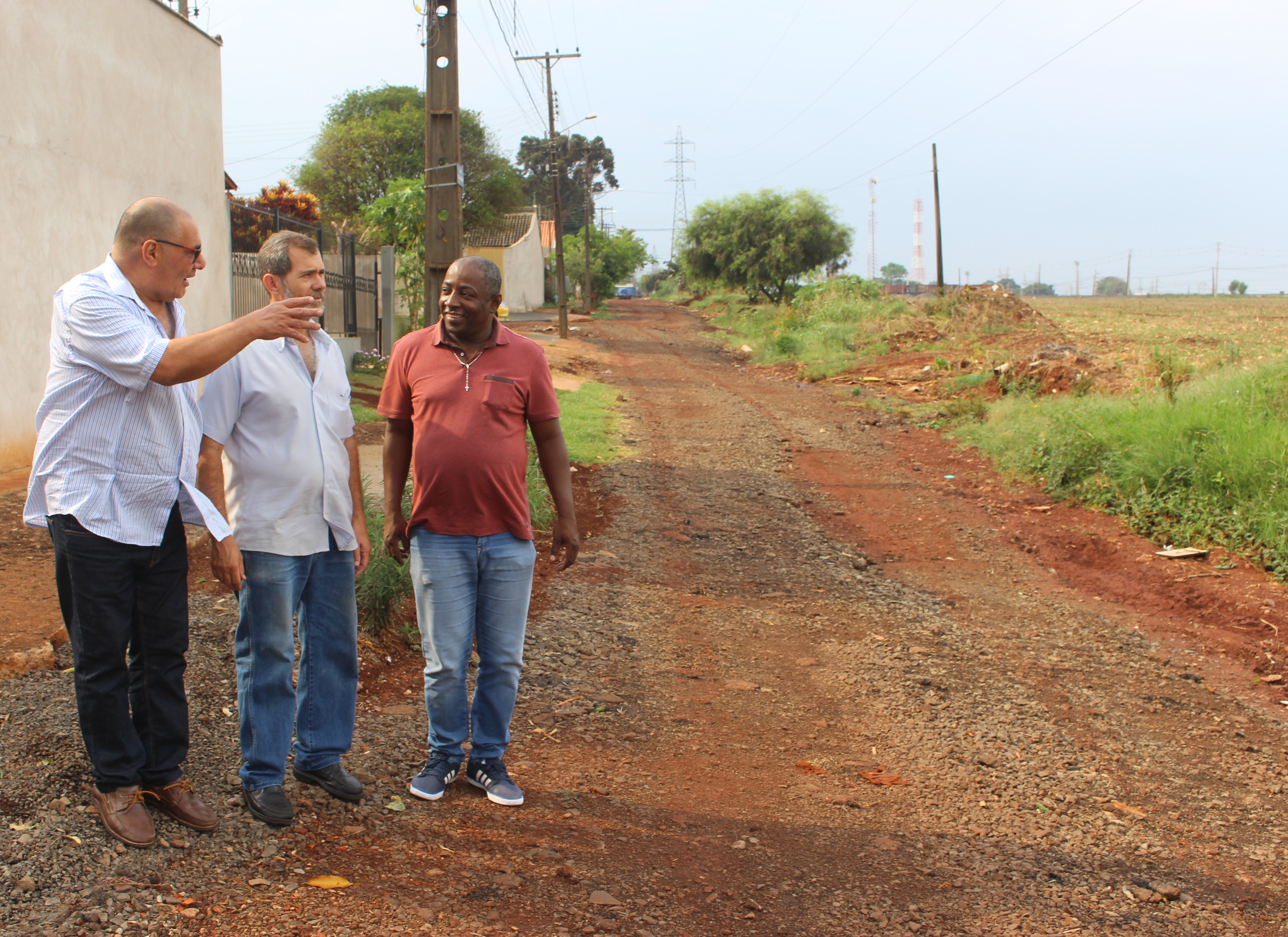 Vereadores agora reivindicam pavimentação da rua Quinze de Novembro no Jardim União