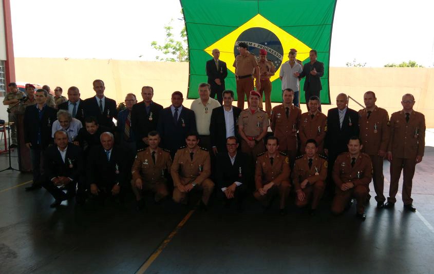 Vereadores participam da solenidade de 25 anos do Corpo de Bombeiros de Cambé