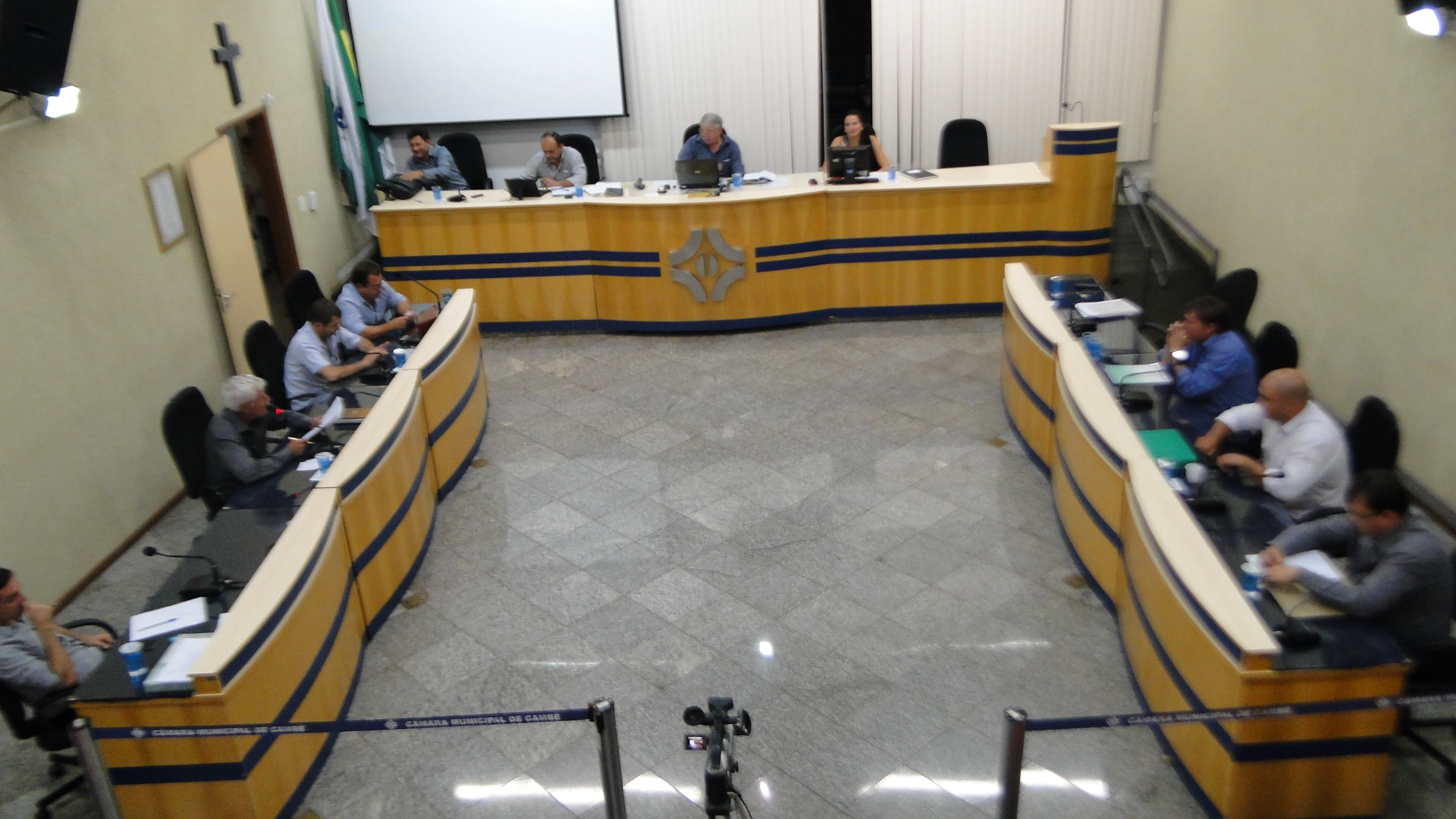 Vereadores pedem explicações sobre dívidas da Comdec