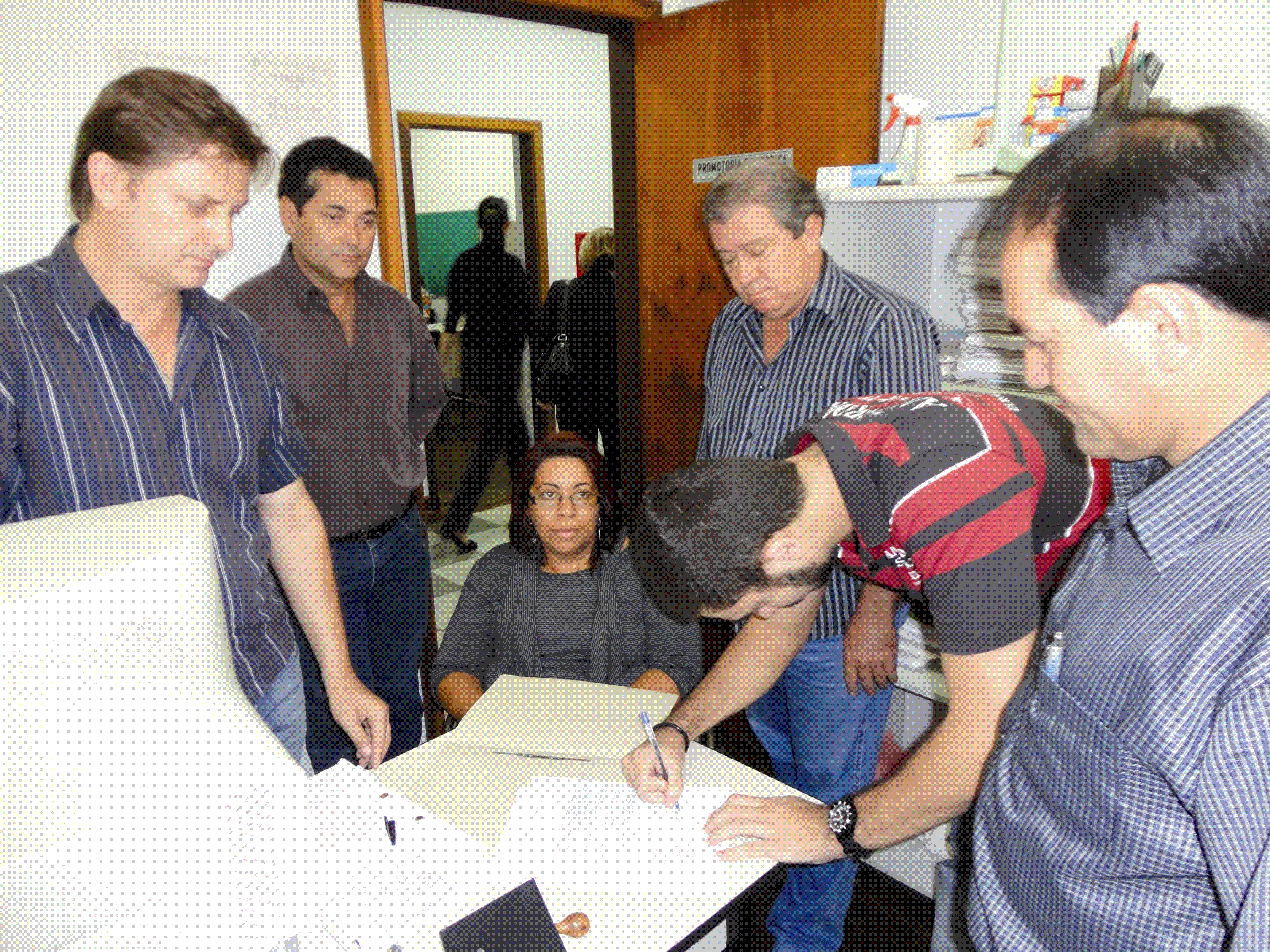 Vereadores protocolam pedido contra aumento no preço das passagens de ônibus no MP
