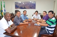 Vereadores visitam câmara municipal de Londrina