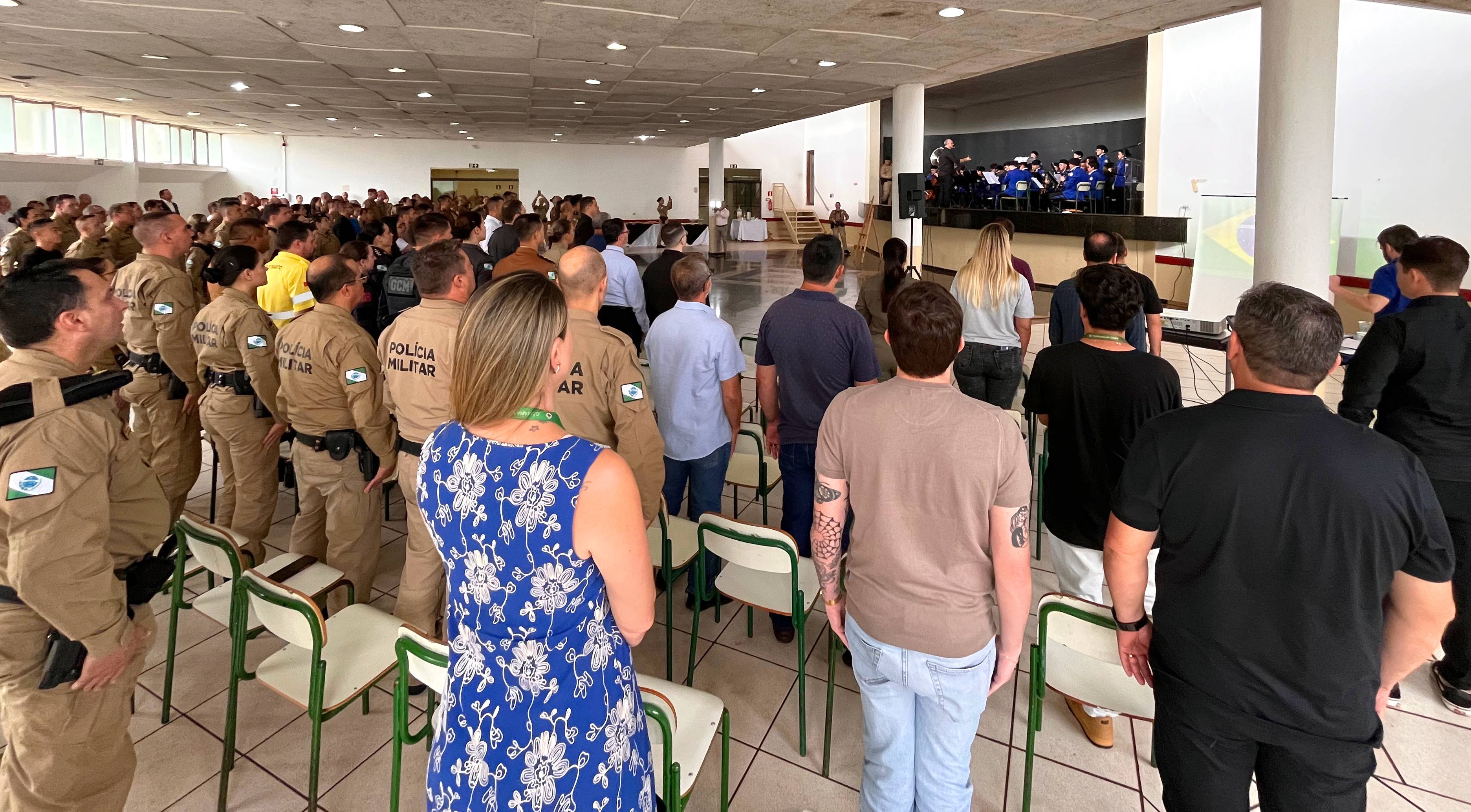 Vereadores participam de solenidade em homenagem a Tiradentes e aniversário da 11ª CIPM